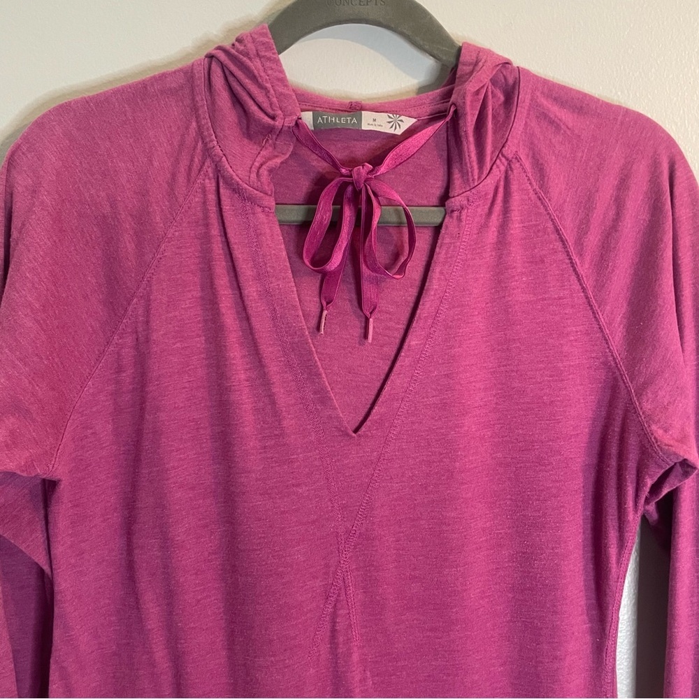 ATHLETA TRIUMPH HOODIE SWEATSHIRT short DRESS SZ/Med Fuchsia Color. - Picture 2 of 11